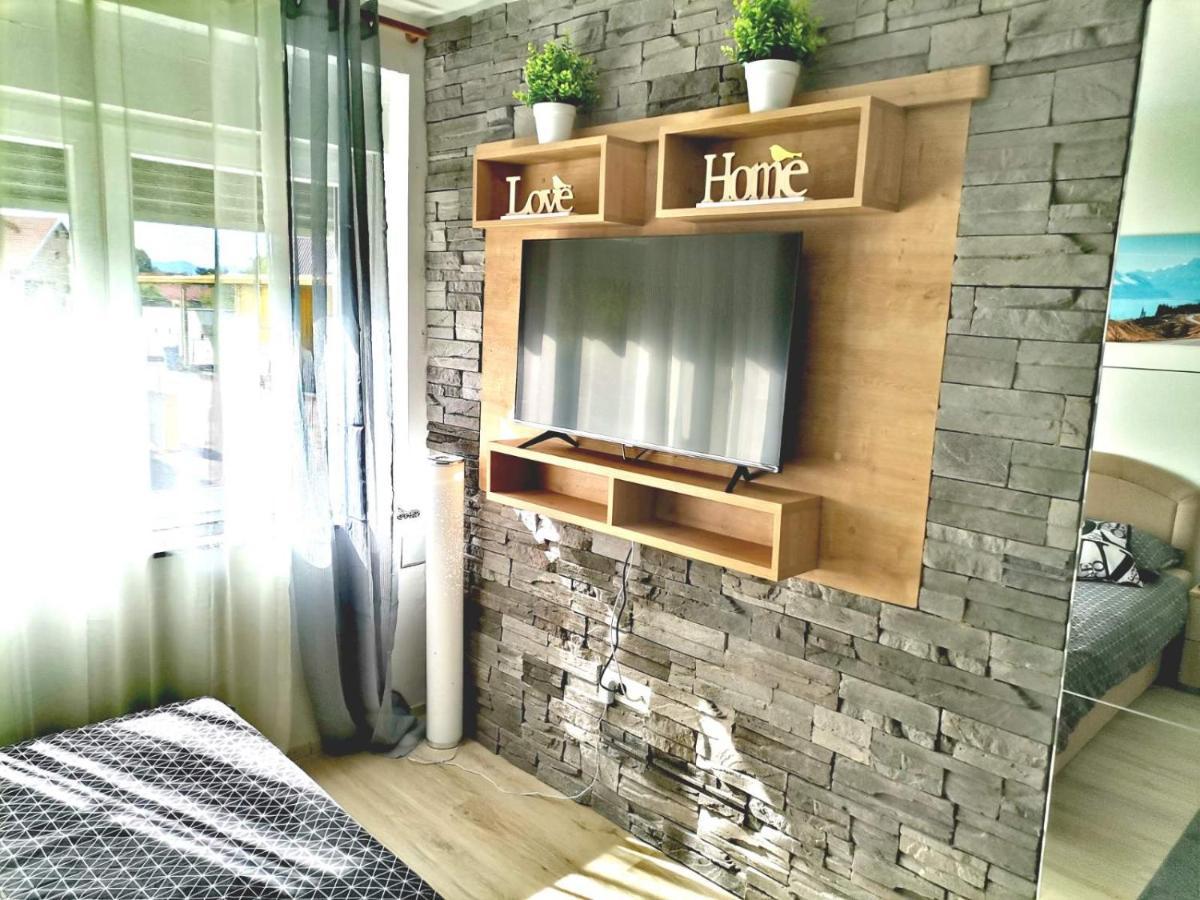 Apartman Anamaria Gospić Exterior foto