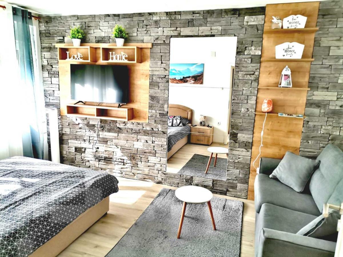 Apartman Anamaria Gospić Exterior foto